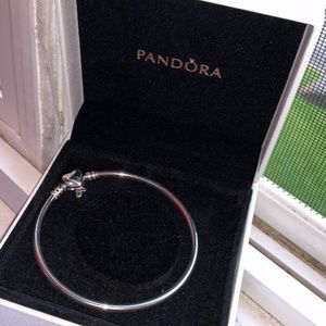 Pandora Moments Infinity Heart Clasp Bangle